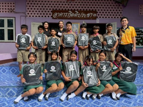 - (1) (1) (1) (1) (1) (1) (1) (1) (1) (1) (1)